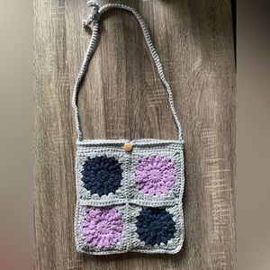 Crocheted sunburst granny bag